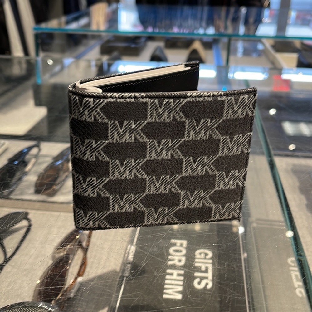 Michael Kors Men’s Women’s Cooper Logo Fabric Billfold Wallet Black Multi NWT - Picture 15 of 16